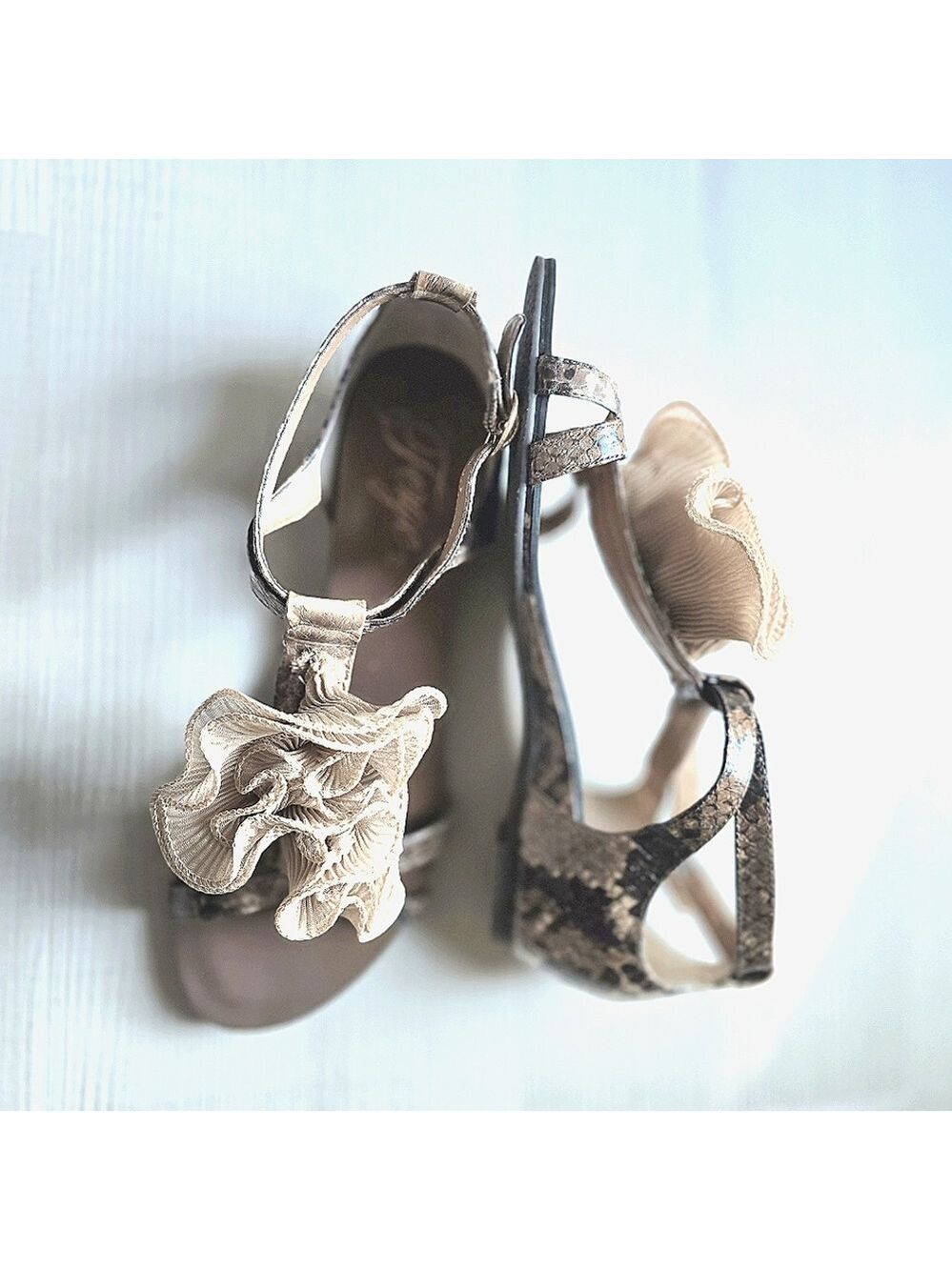 Fergie Isatope Women's Snake Print Sandals Size 8.5 M